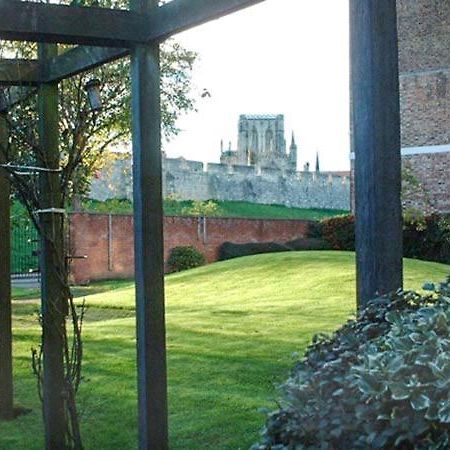The Feversham York Exterior photo